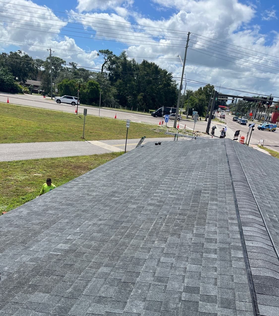 New architectural shingle roof on a Tarpon Springs, FL home installed by Integrity Roofing of Florida